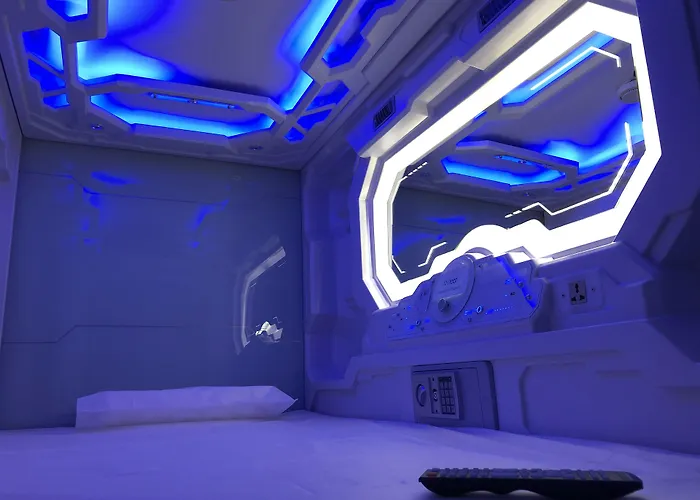 Capsule hotel Izzzleep Aeropuerto Terminal 2 3*