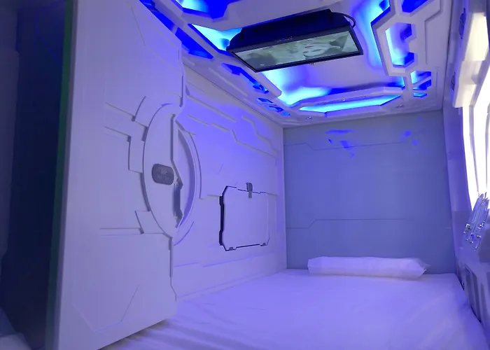 Capsule hotel Izzzleep Aeropuerto Terminal 2 3*
