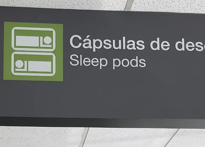 Izzzleep Aeropuerto Terminal 2 Capsule hotel