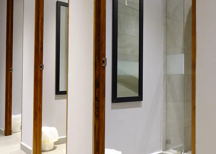 Izzzleep Aeropuerto Terminal 2 Capsule hotel 3*