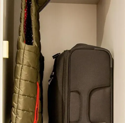 Izzzleep Aeropuerto Terminal 2 Capsule hotel Mexico City